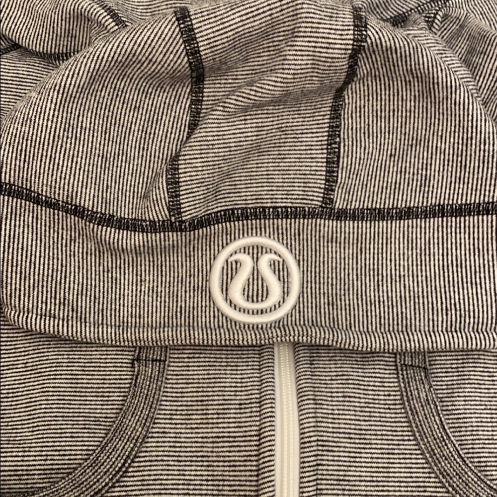 Lululemon Scuba Hoodie size 10